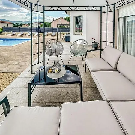 Ana With Pool And Jacuzzi Apartment *